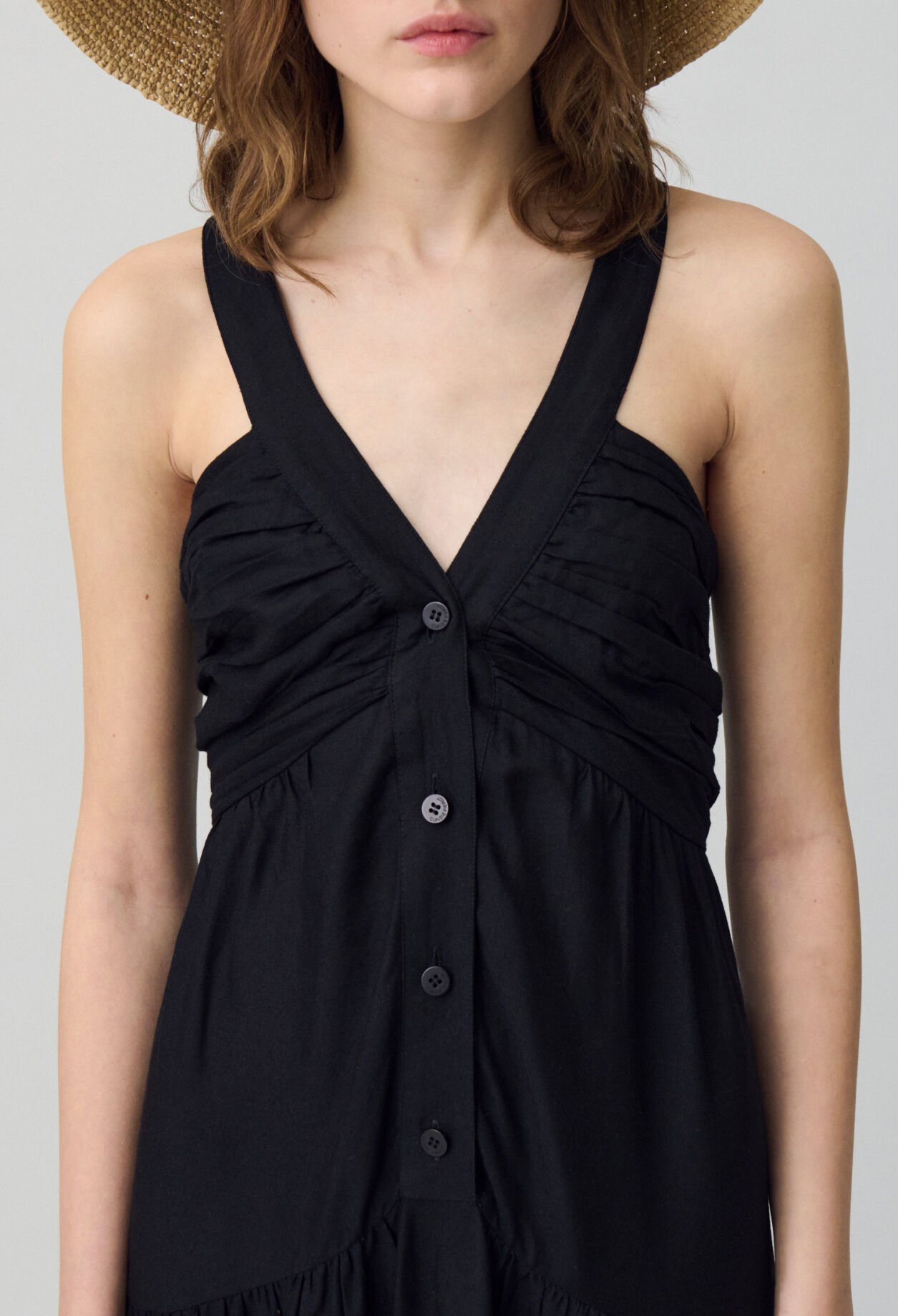 Vestido largo con bordados florales