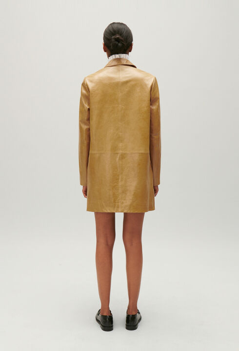Chaqueta larga de cuero amarillo ocre