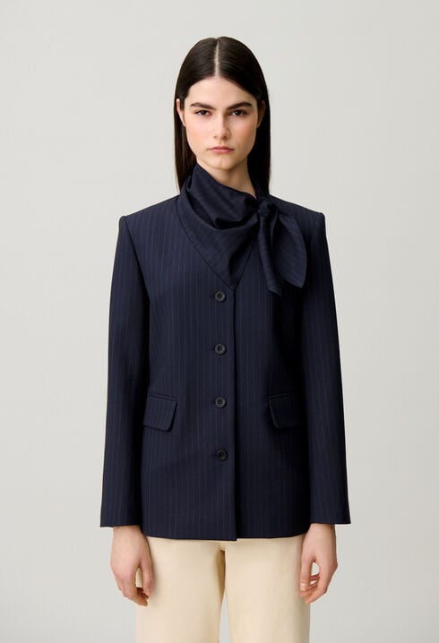 Chaqueta lana pa&ntilde;uelo extra&iacute;ble