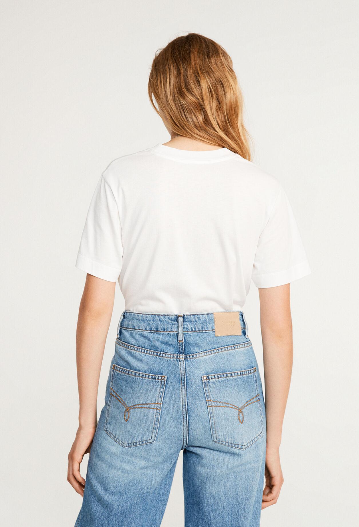 Camiseta blanca de manga corta