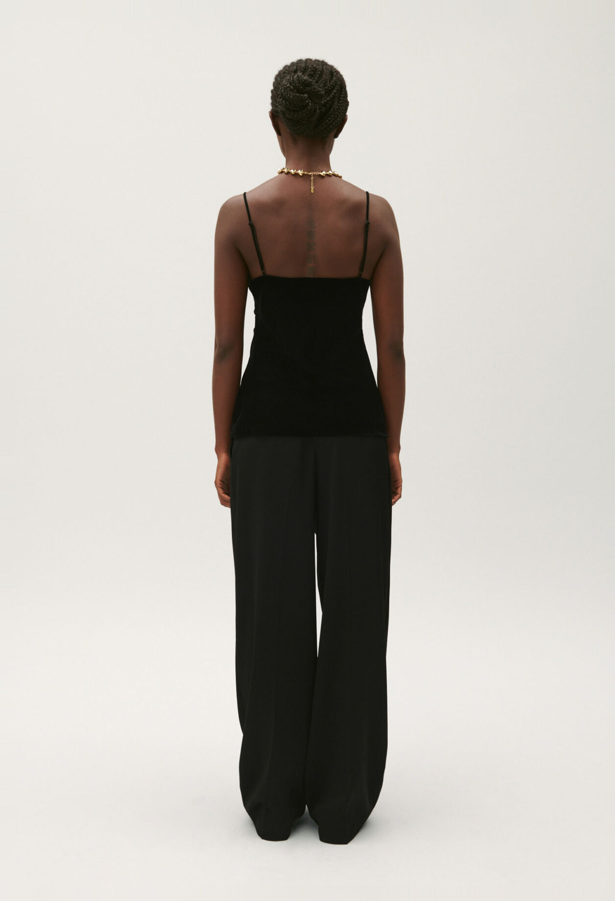 Camisola de terciopelo negro