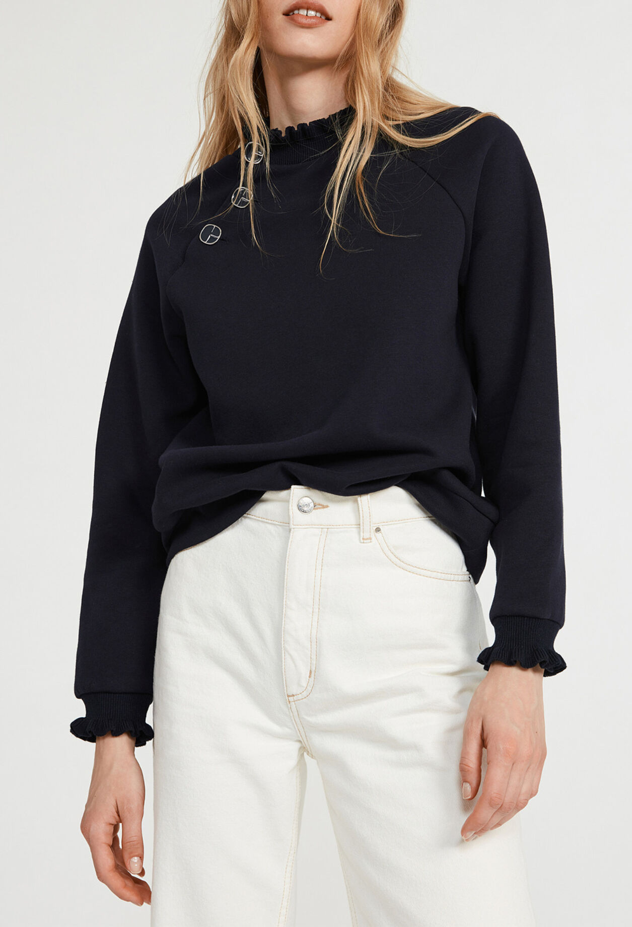 Sudadera con cuello de volantes