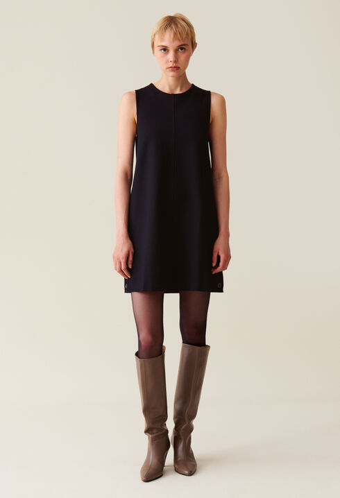 Vestido corto sin mangas