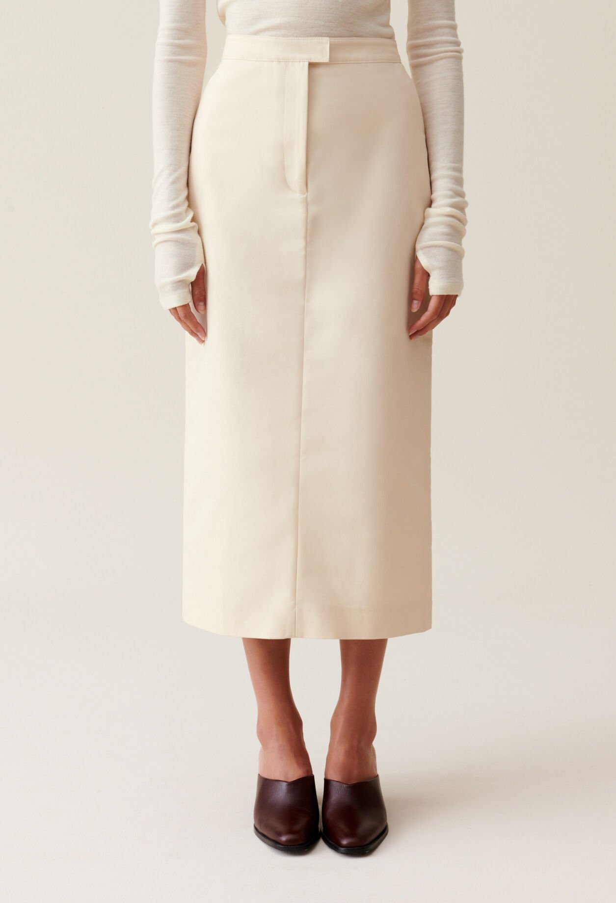 Falda midi beige claro