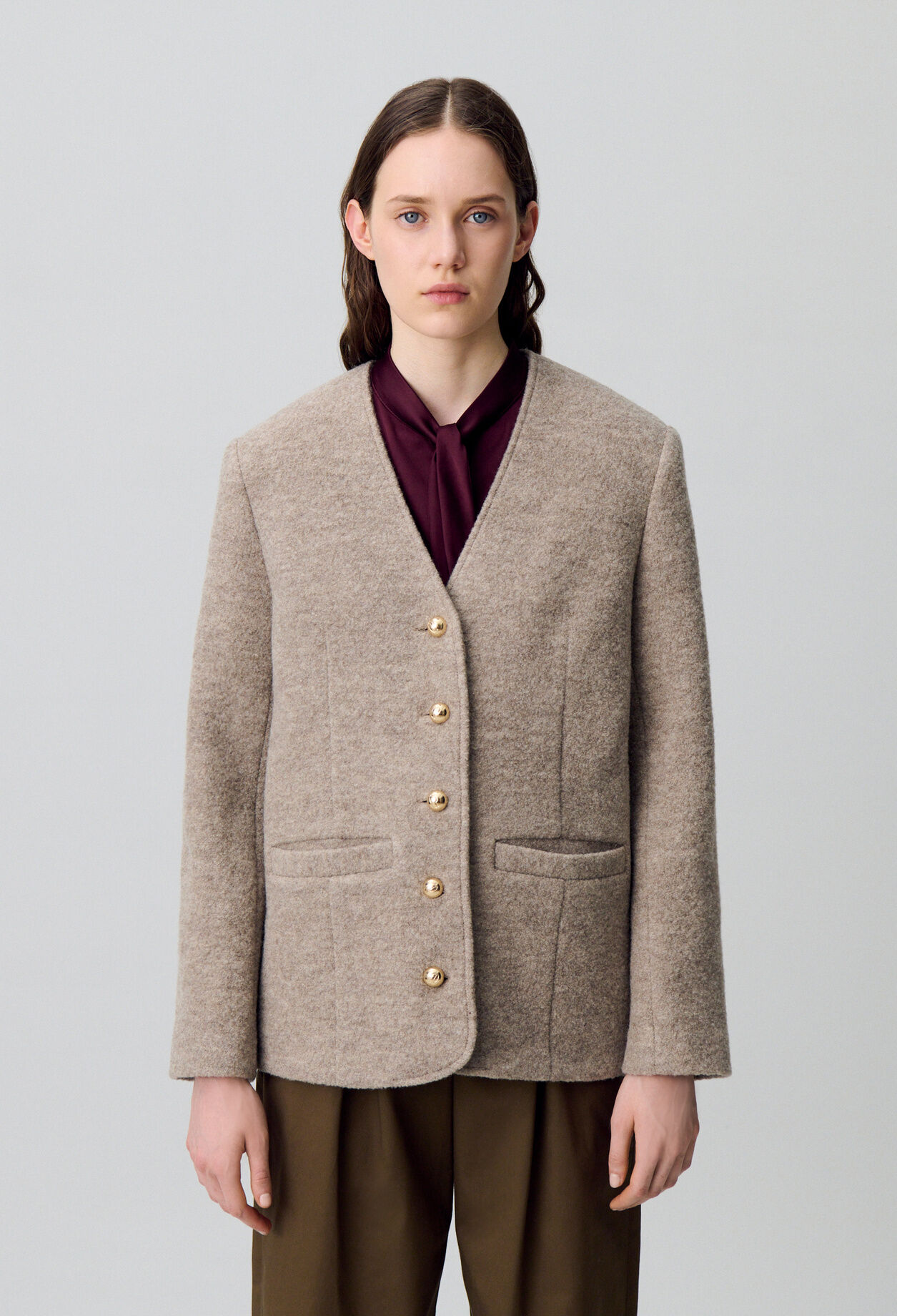 Chaqueta de lana abotonada