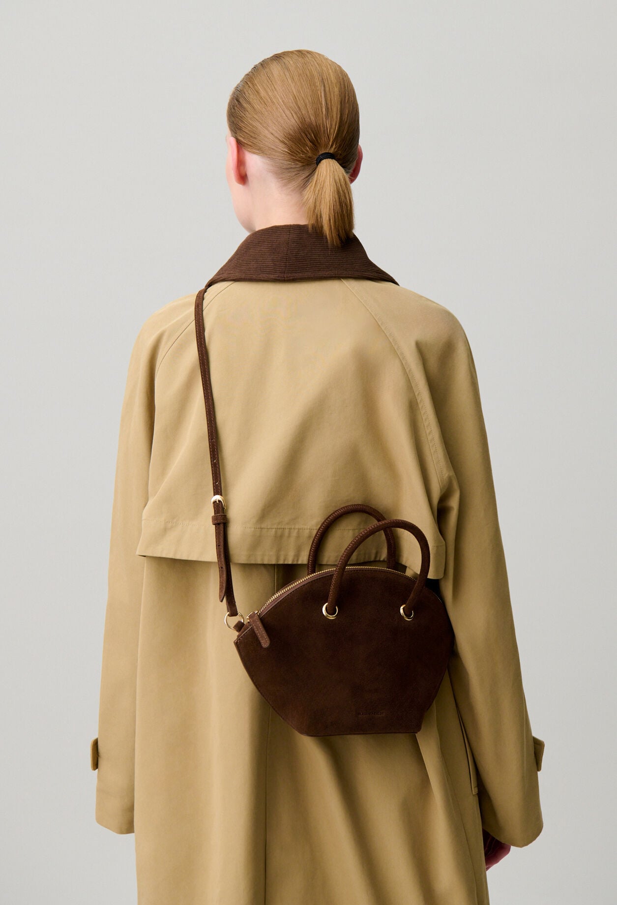 Bolso de mano de ante flexible