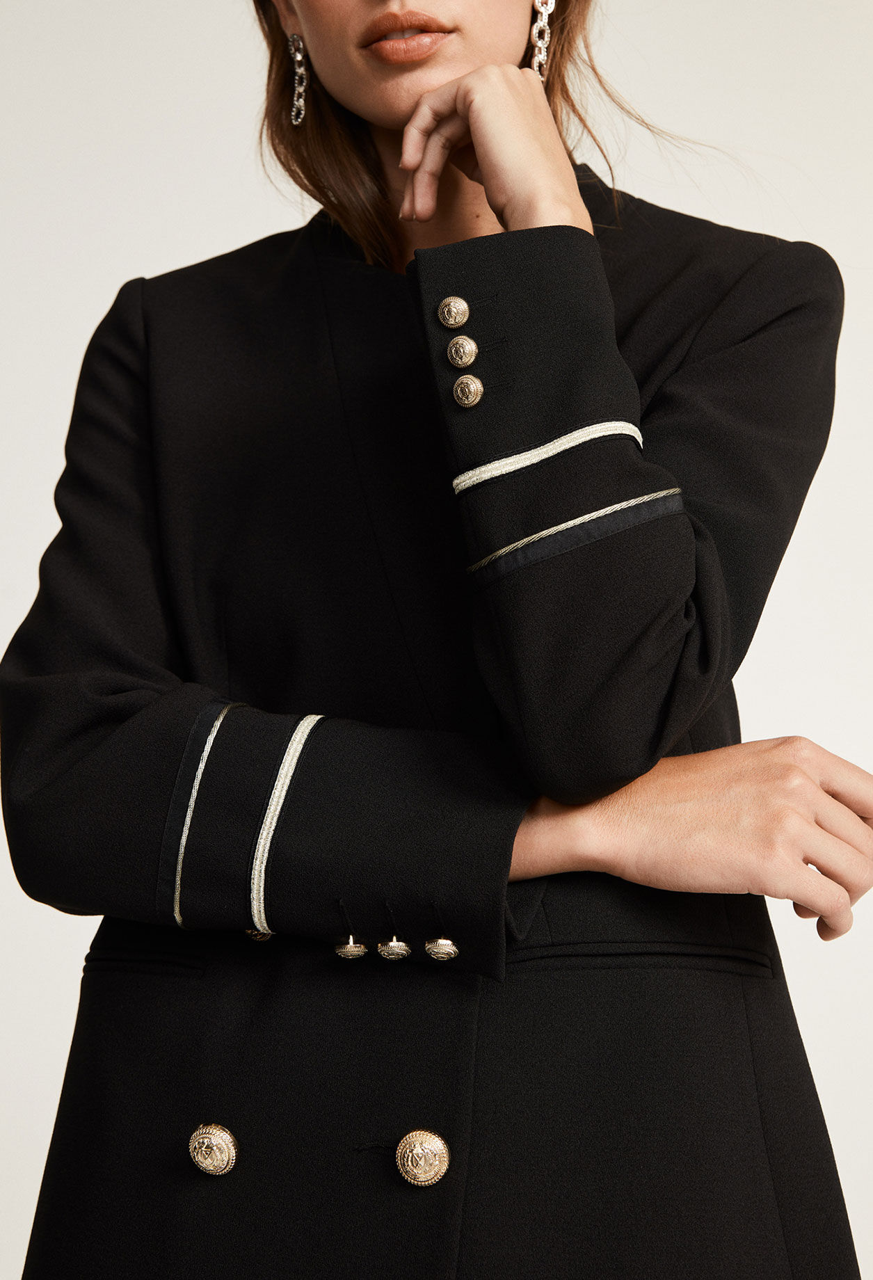Chaqueta negra corta