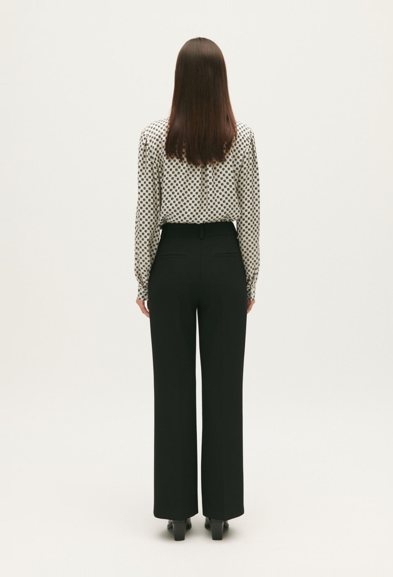 Pantalón recto negro