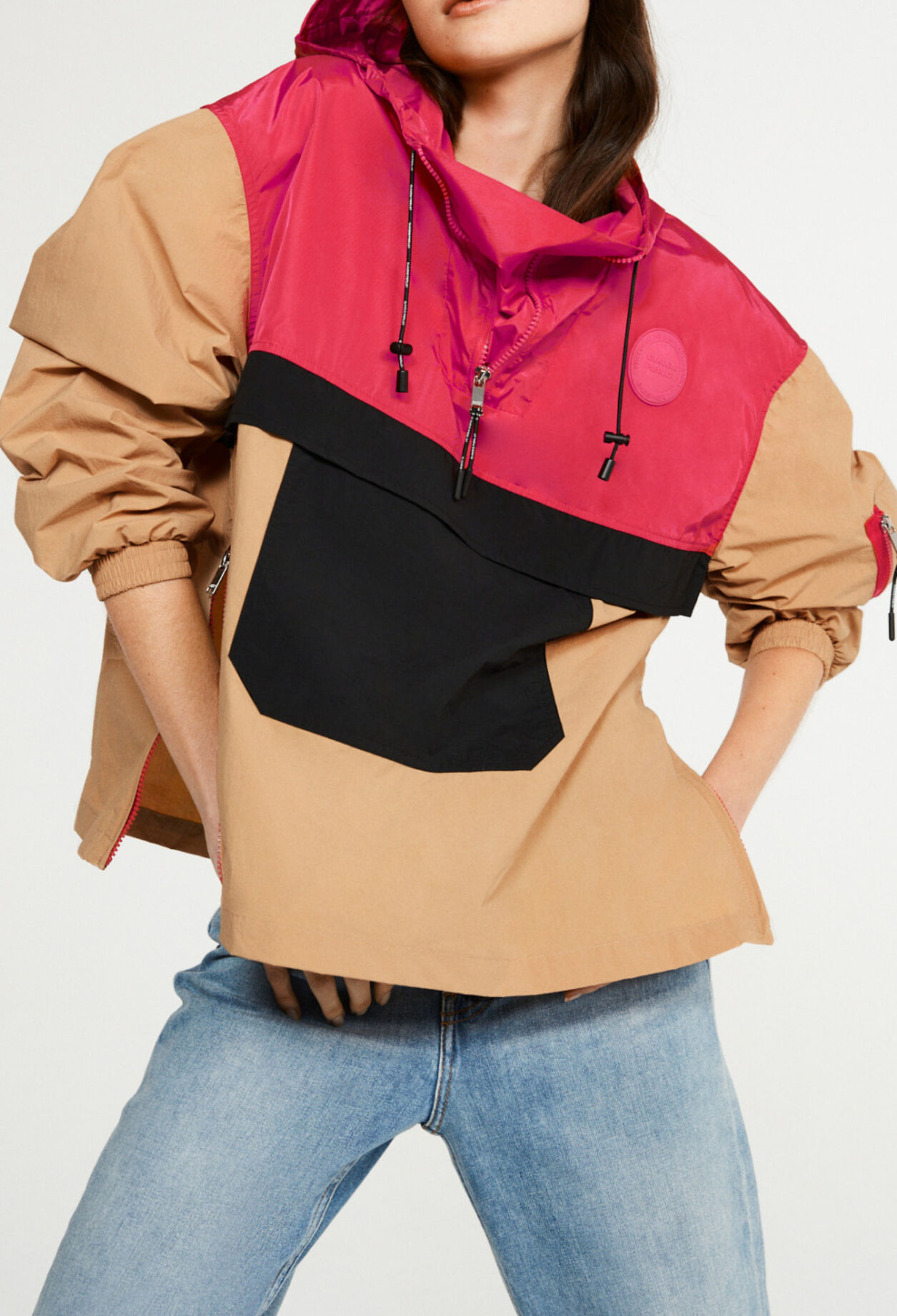 Chaqueta de lluvia tricolor