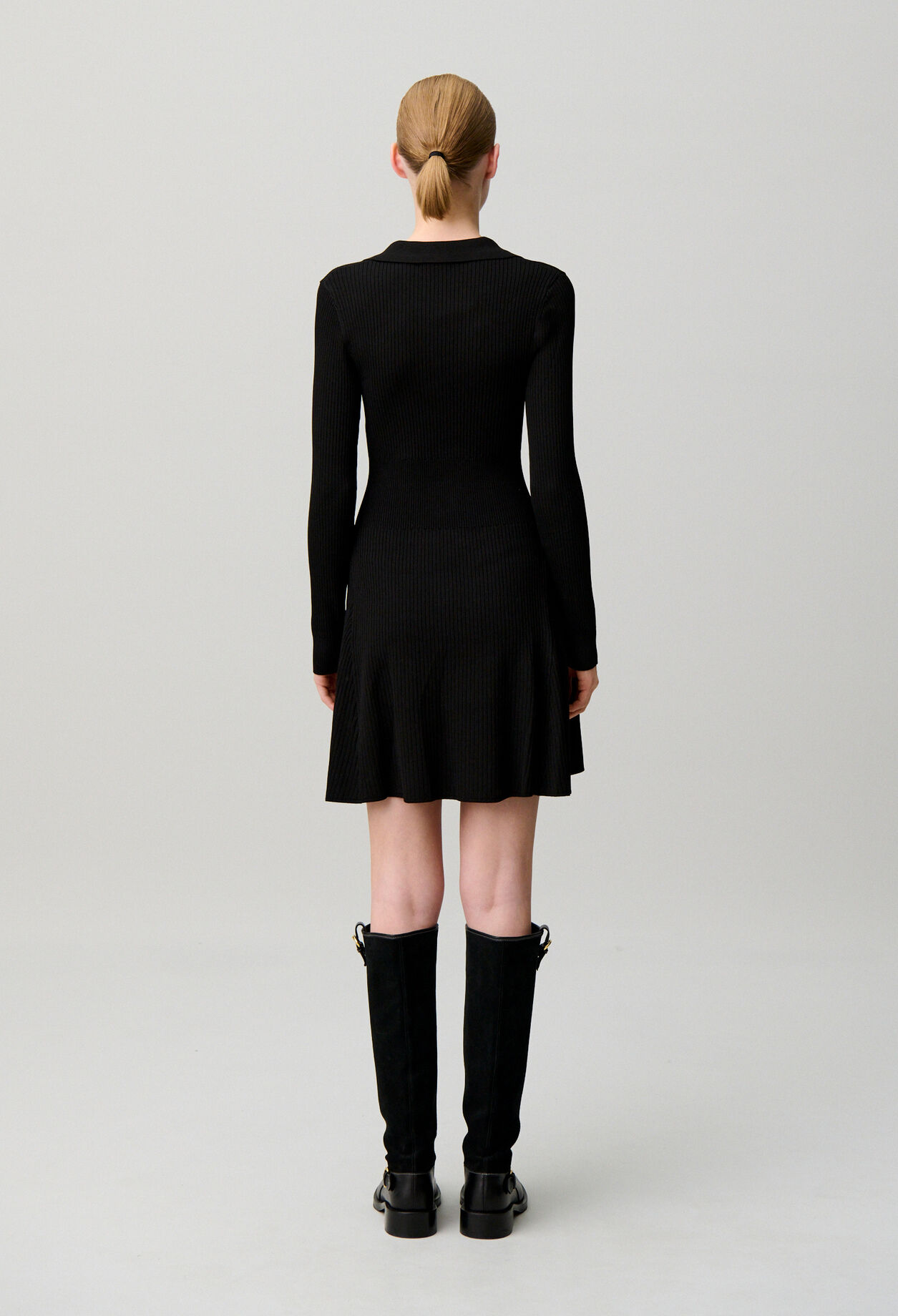 Vestido corto de punto fino