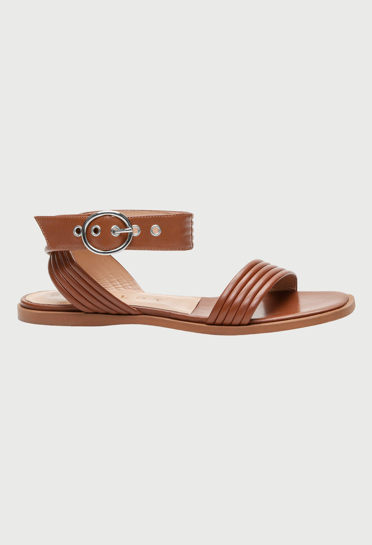 Sandalias planas con tiras