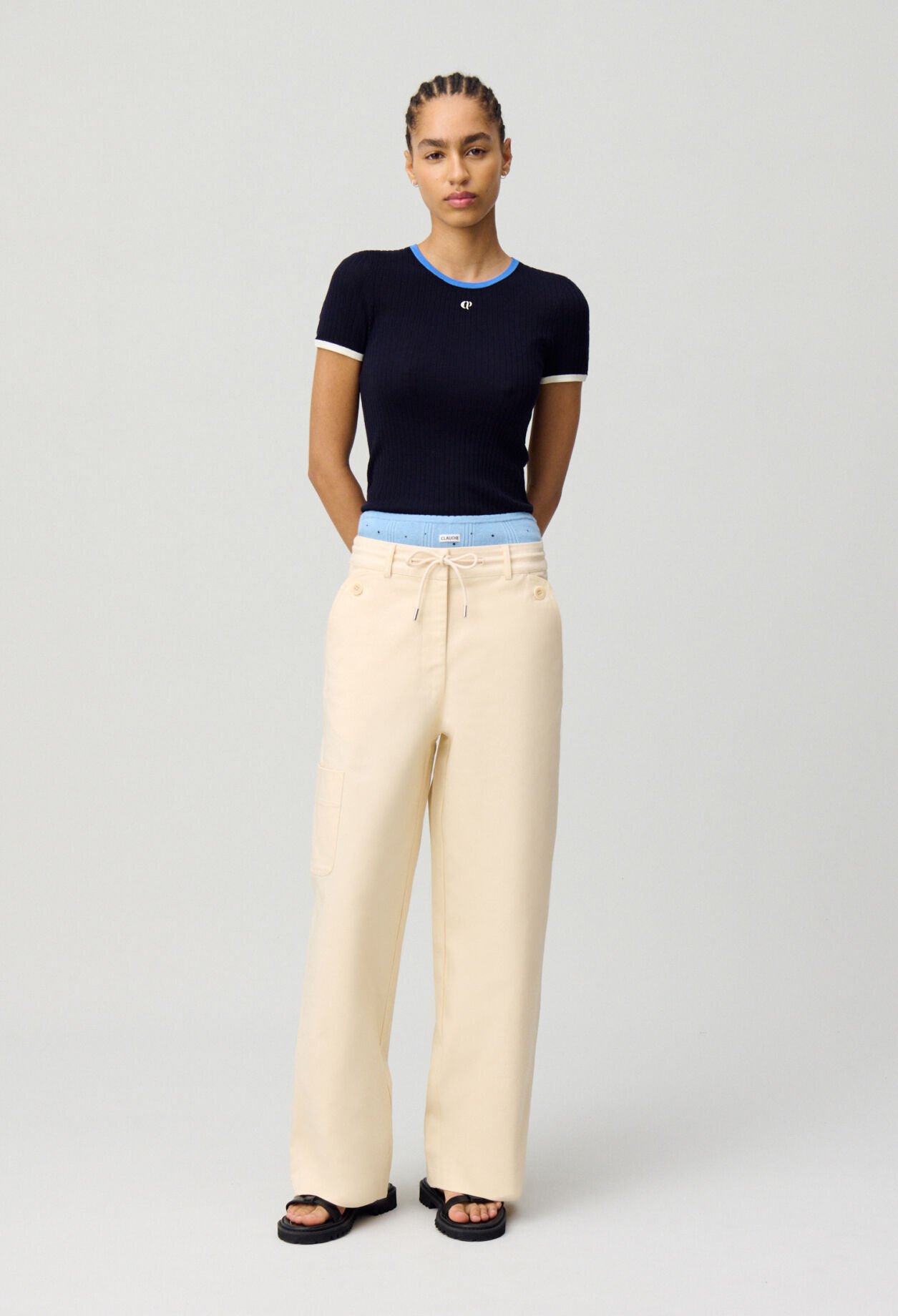 Pantalón cargo tiro bajo