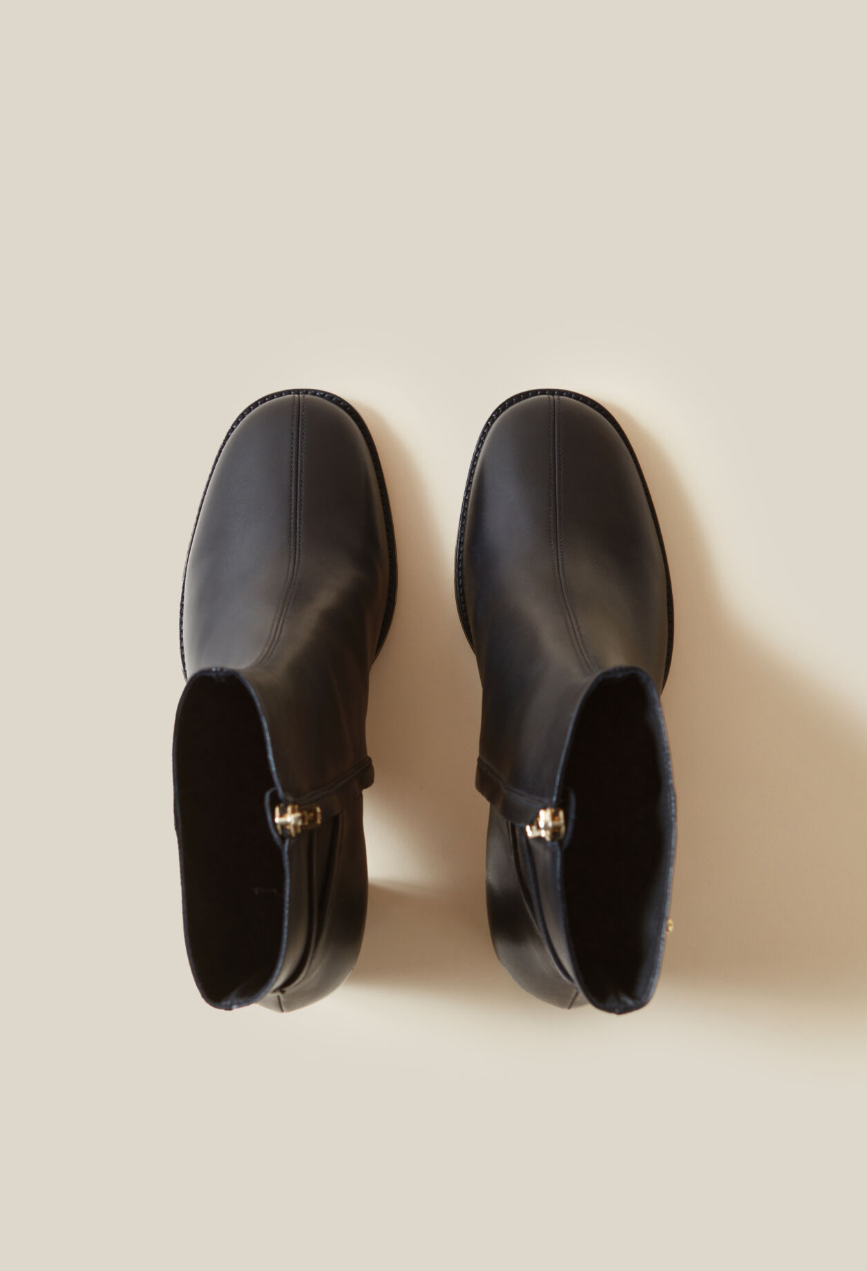 Botines de tacón piel acharolada