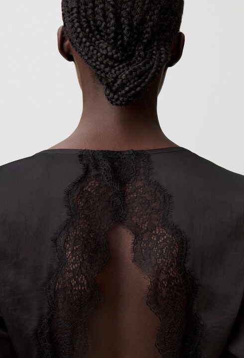 Vestido corto satinado