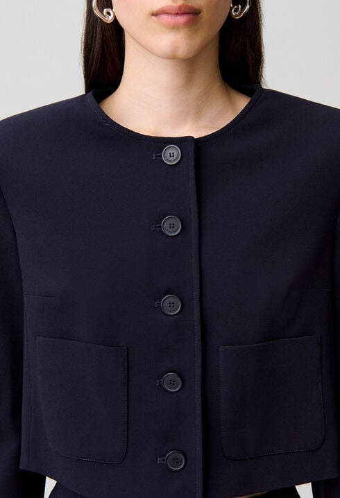 Chaqueta con cuello redondo