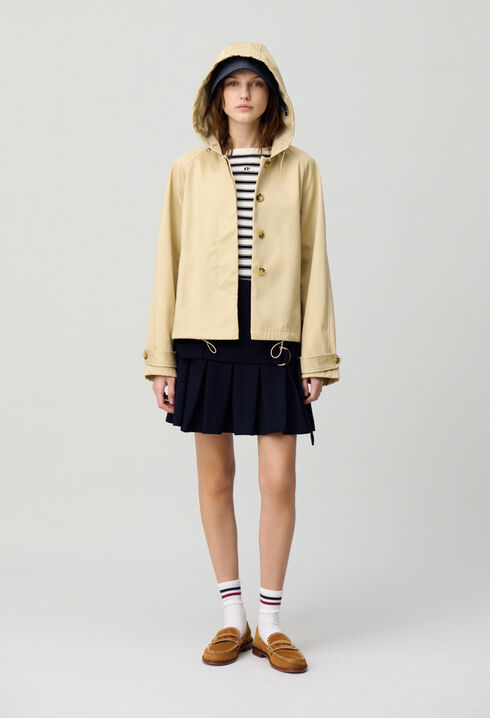 Parka ligera con capucha