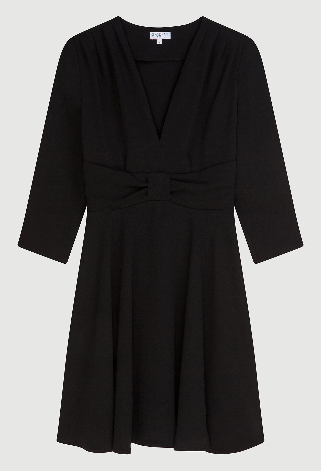 Vestido negro acampanado