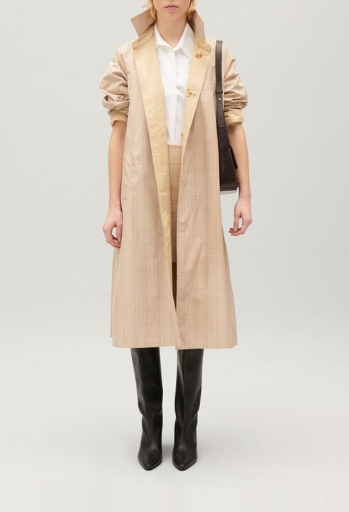 Abrigo reversible beige de largo medio