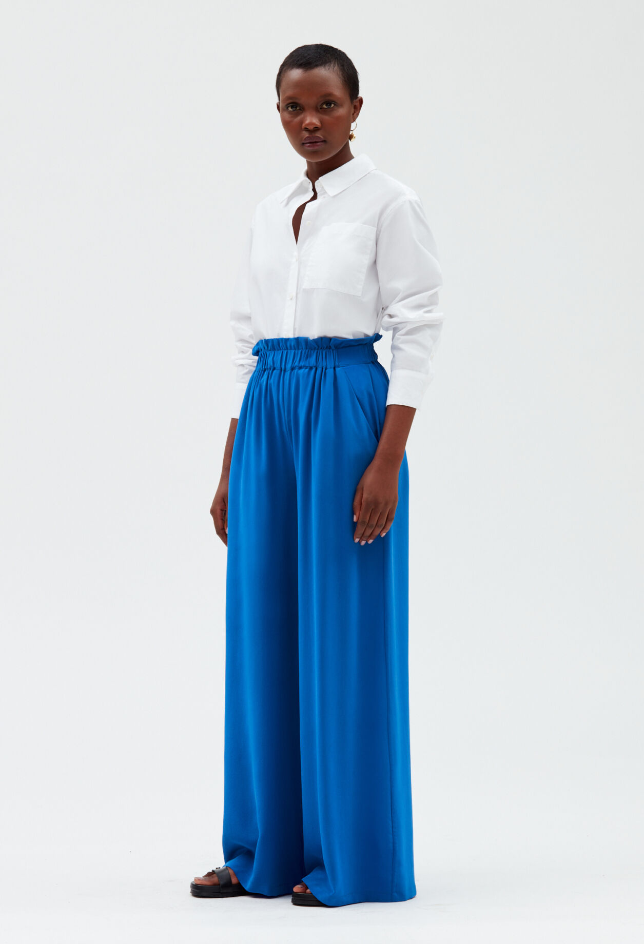 Pantalón de seda azul