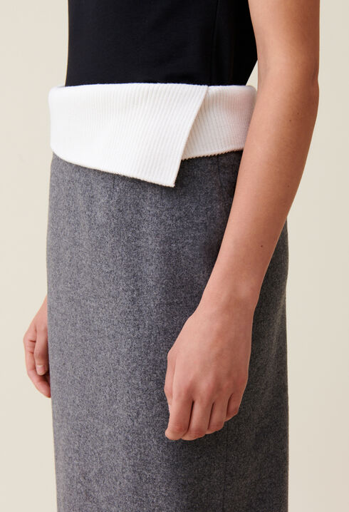Falda recta gris