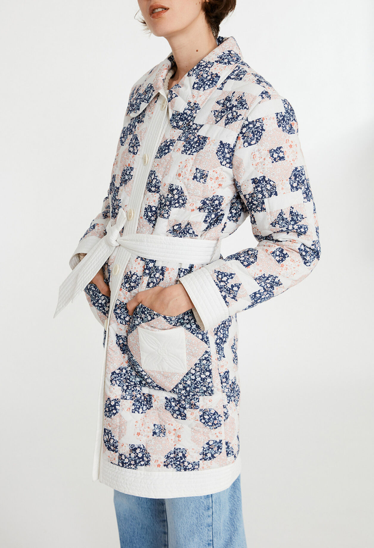 Abrigo acolchado con motivos patchwork