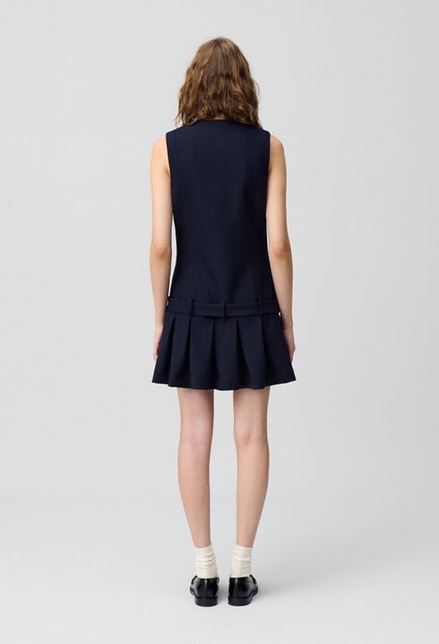 Vestido corto plisado entallado