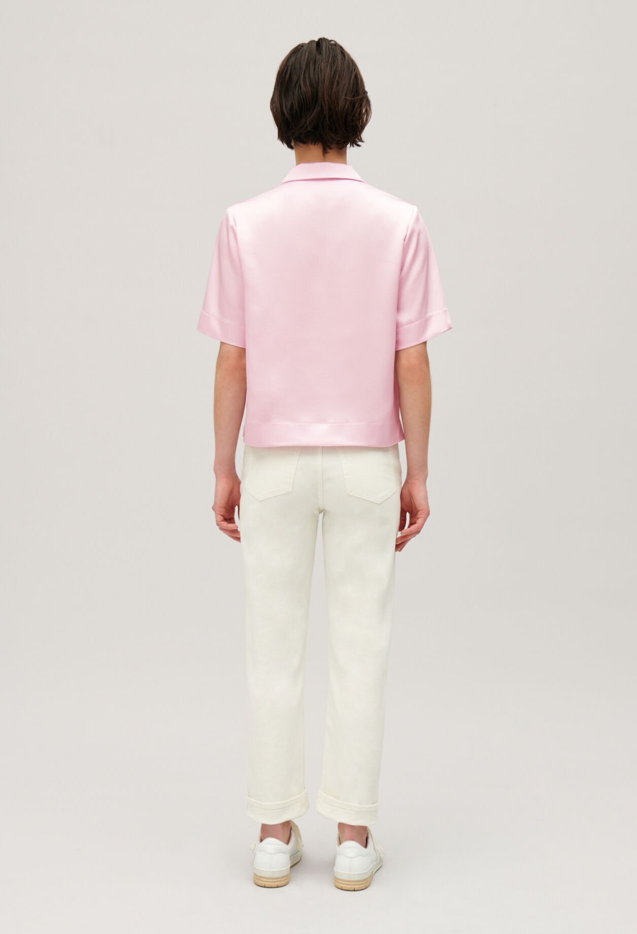 Camisa vaporosa de manga corta