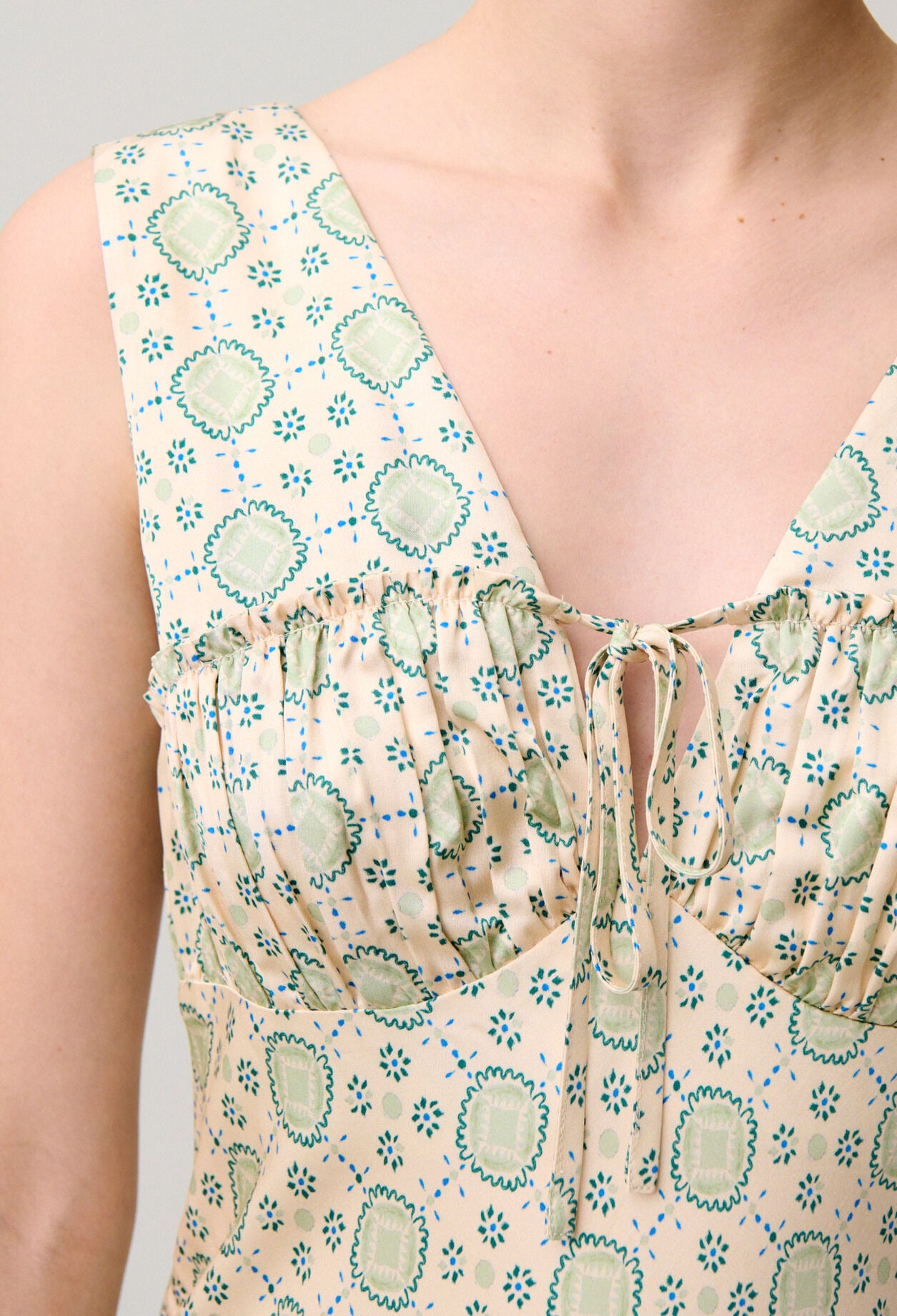 Vestido satinado estampado