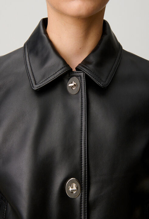 Chaqueta corta de cuero