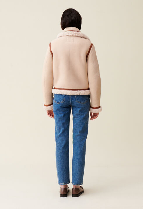 Chaqueta de piel lanosa beige