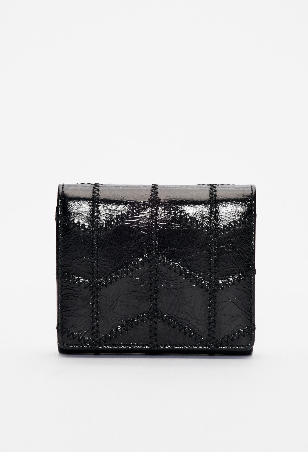 Cartera cuero acharolado