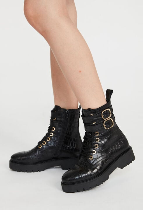 Botas altas con cordones