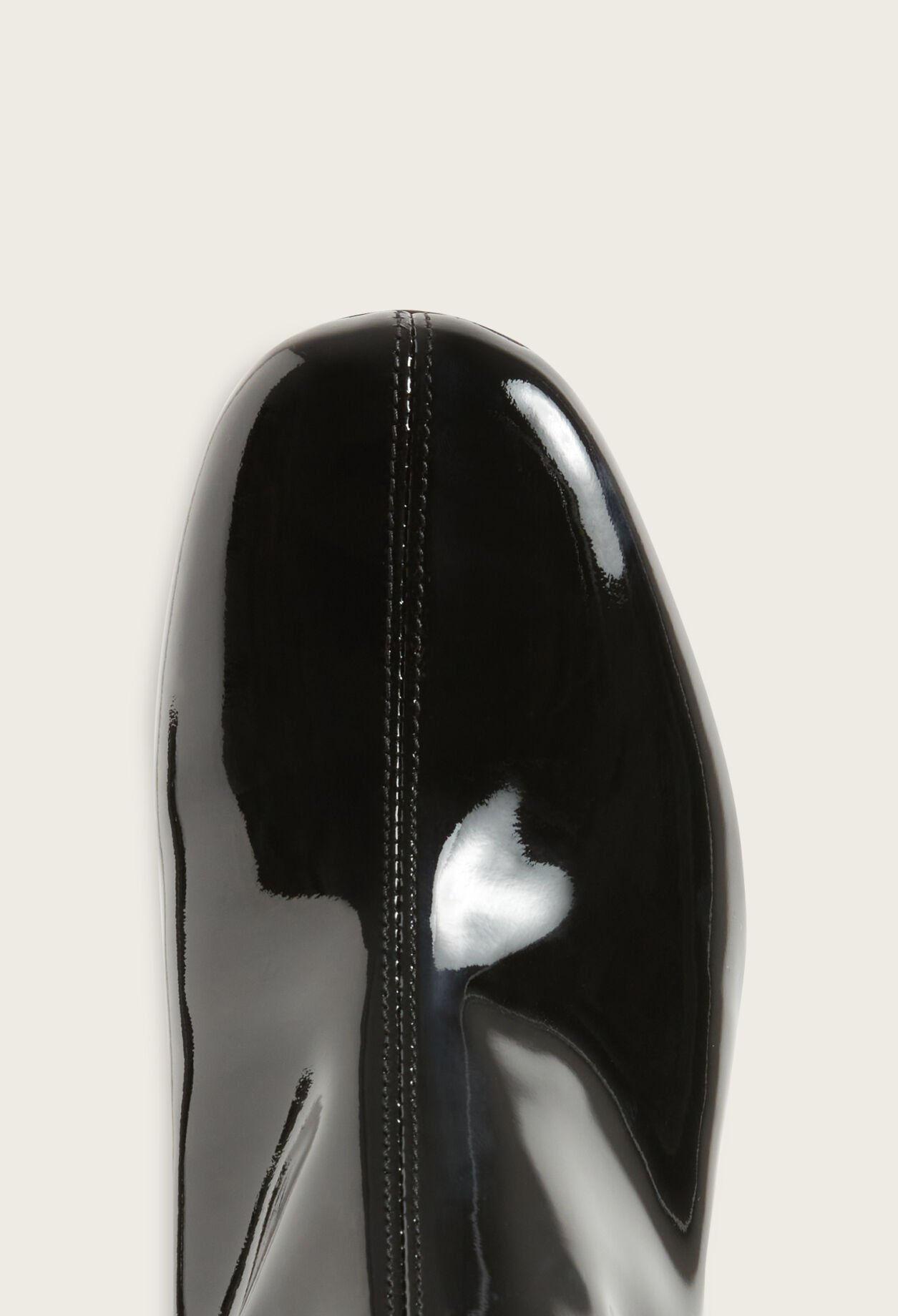 Botines acharolados negros