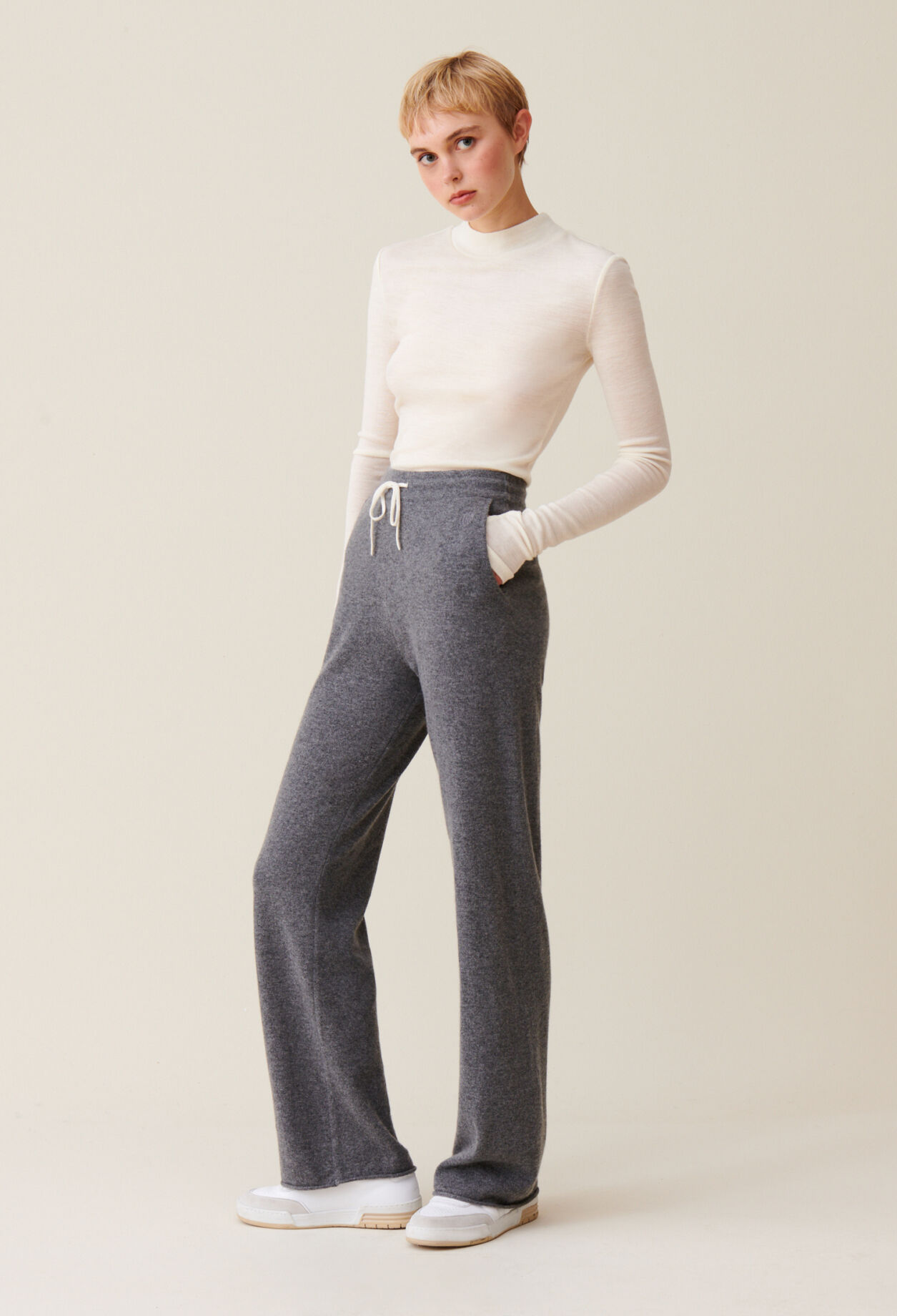 Pantalón fluido gris de cachemir