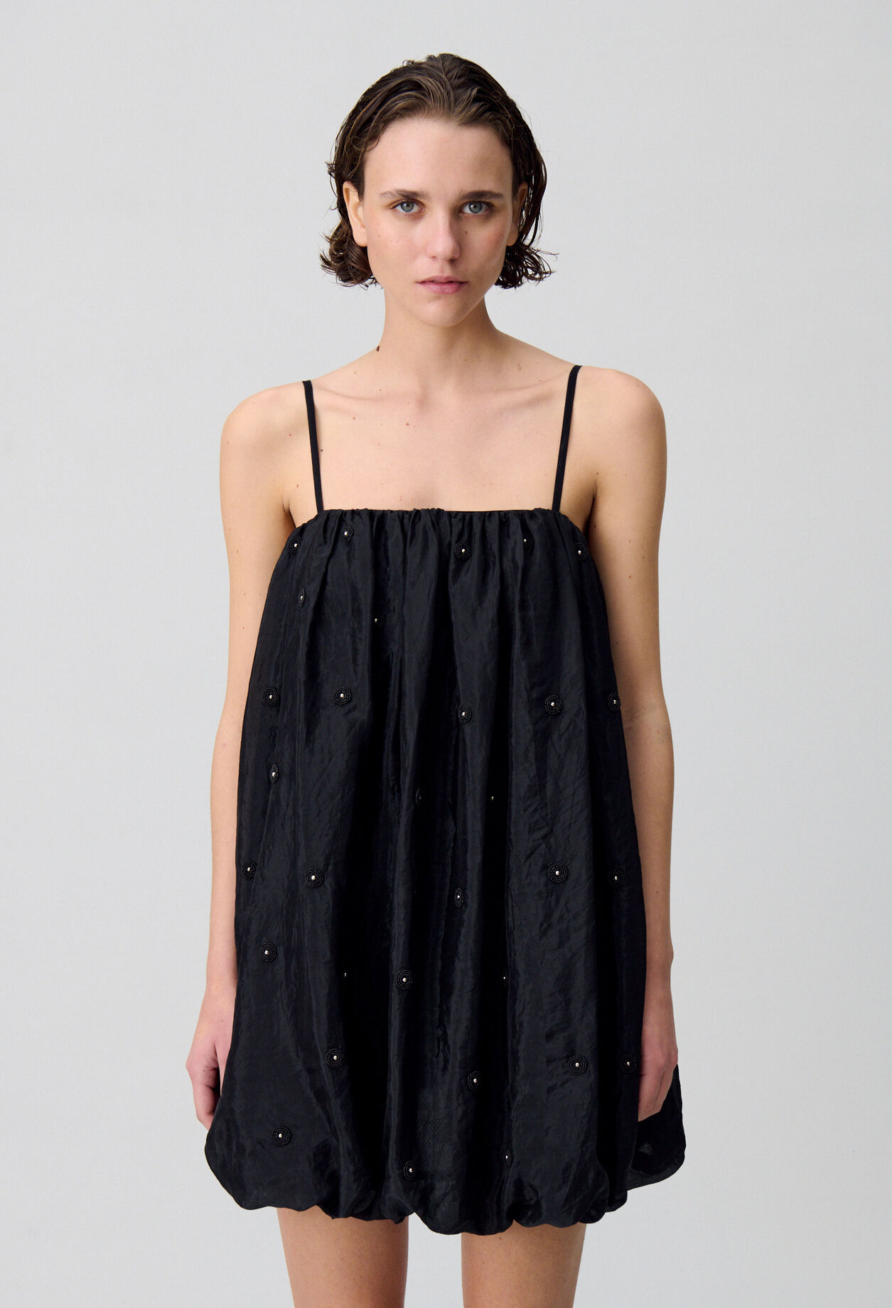 Vestido corto abullonado