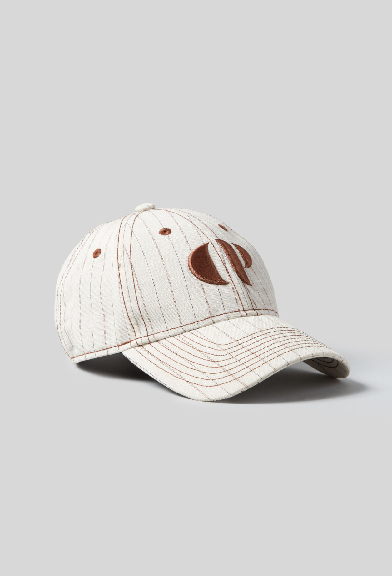 Gorra con monograma CP