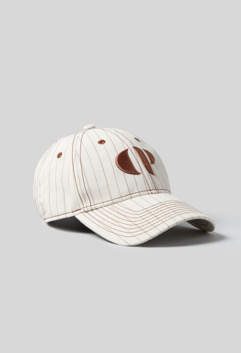 Gorra con monograma CP