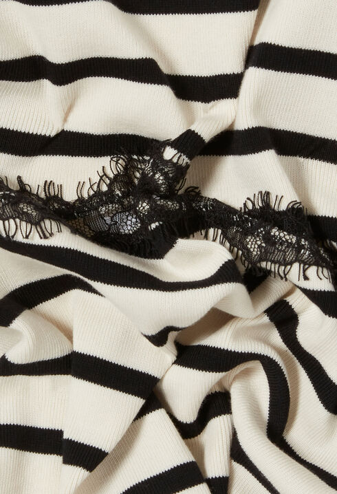 Camiseta marinera con encaje