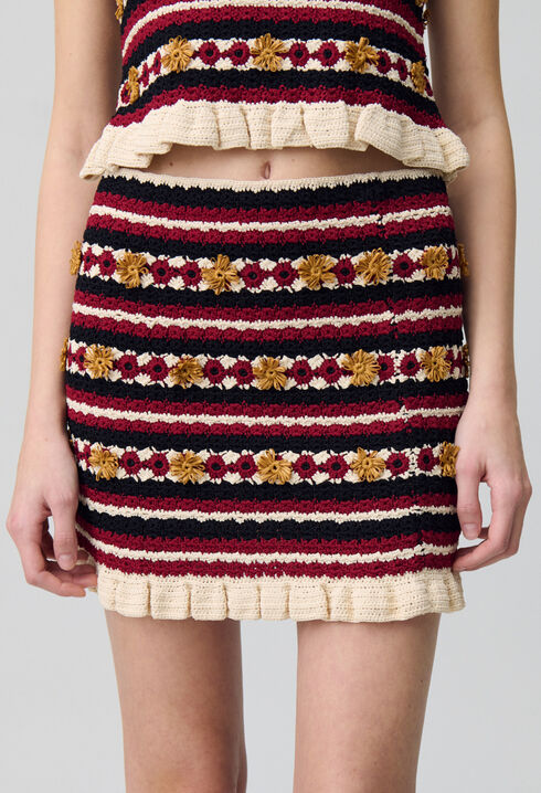 Falda corta de crochet