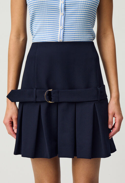 Falda corta de traje
