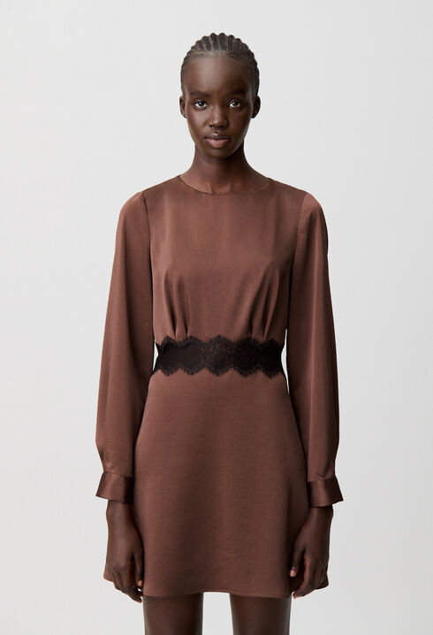 Vestido corto satinado