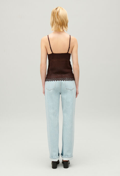 Top de ganchillo en marrón