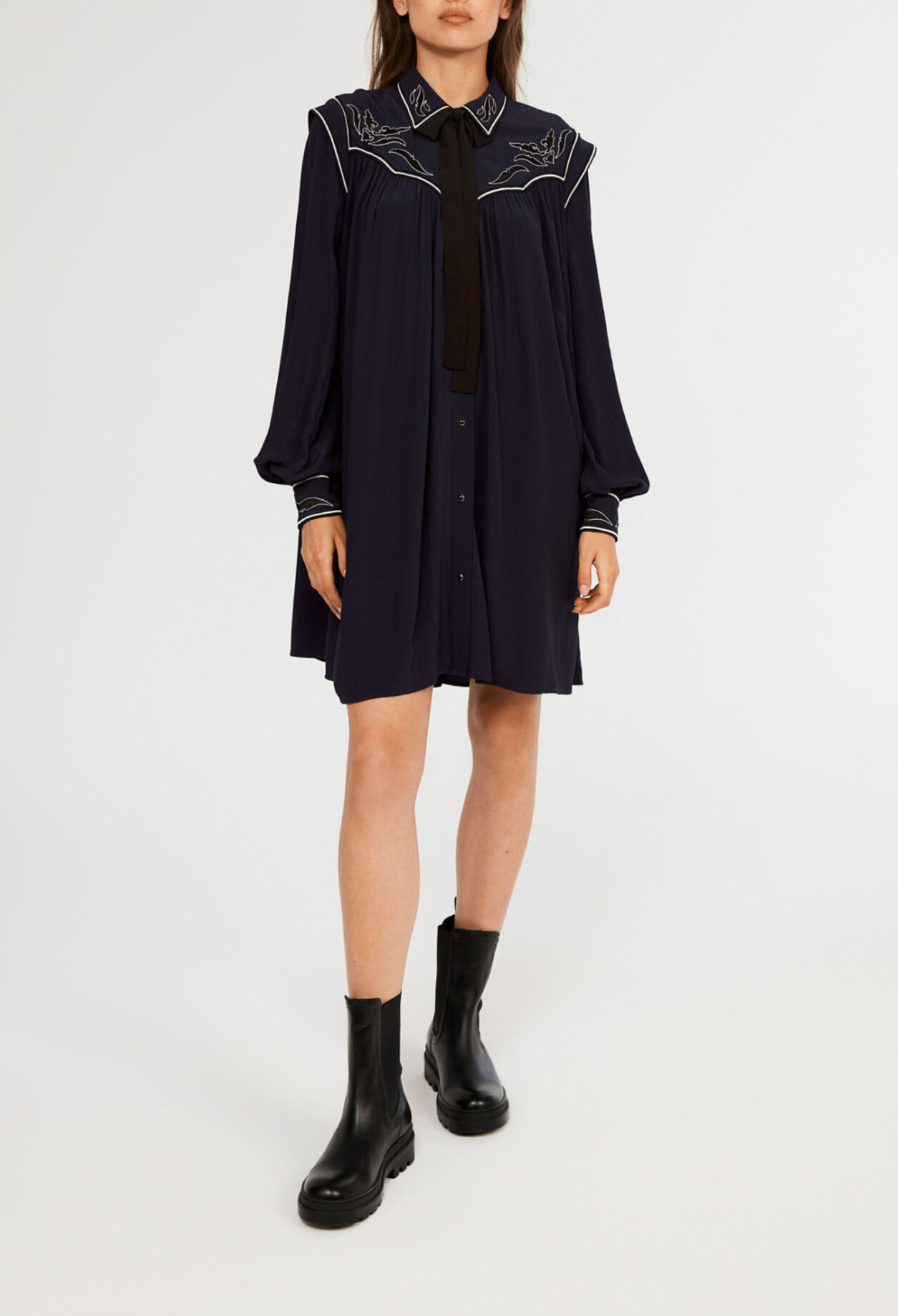 Vestido con flecos