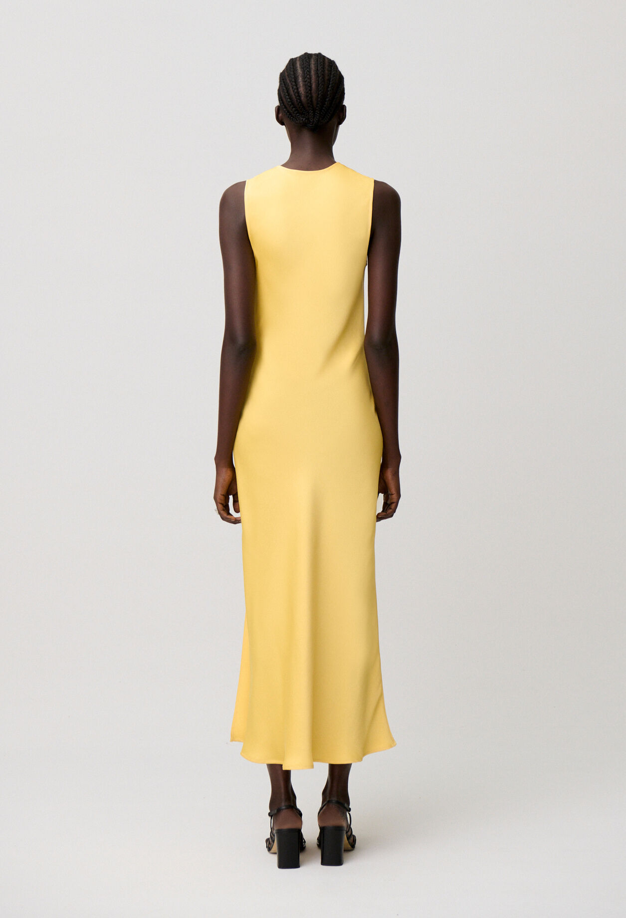 Vestido satinado fluido