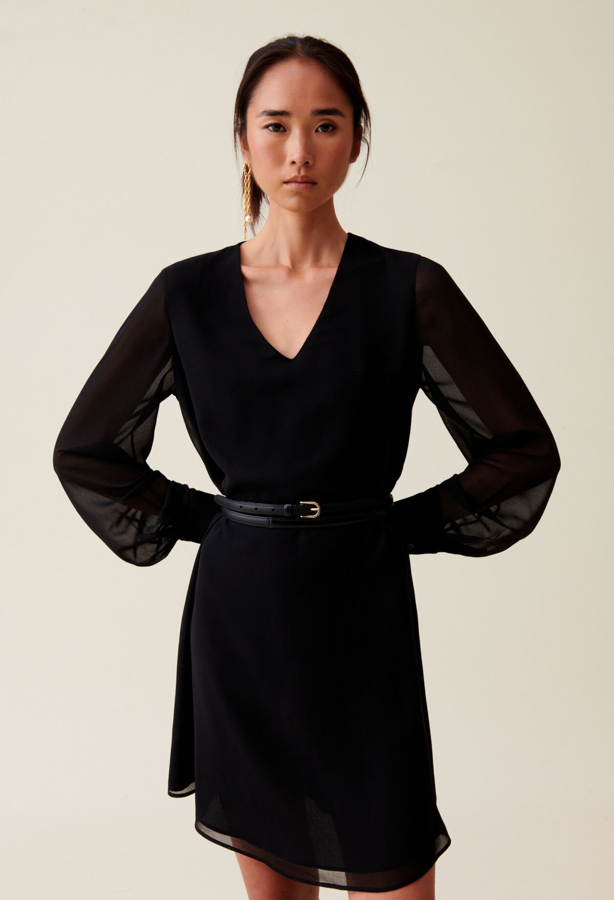 Vestido corto fluido babydoll negro