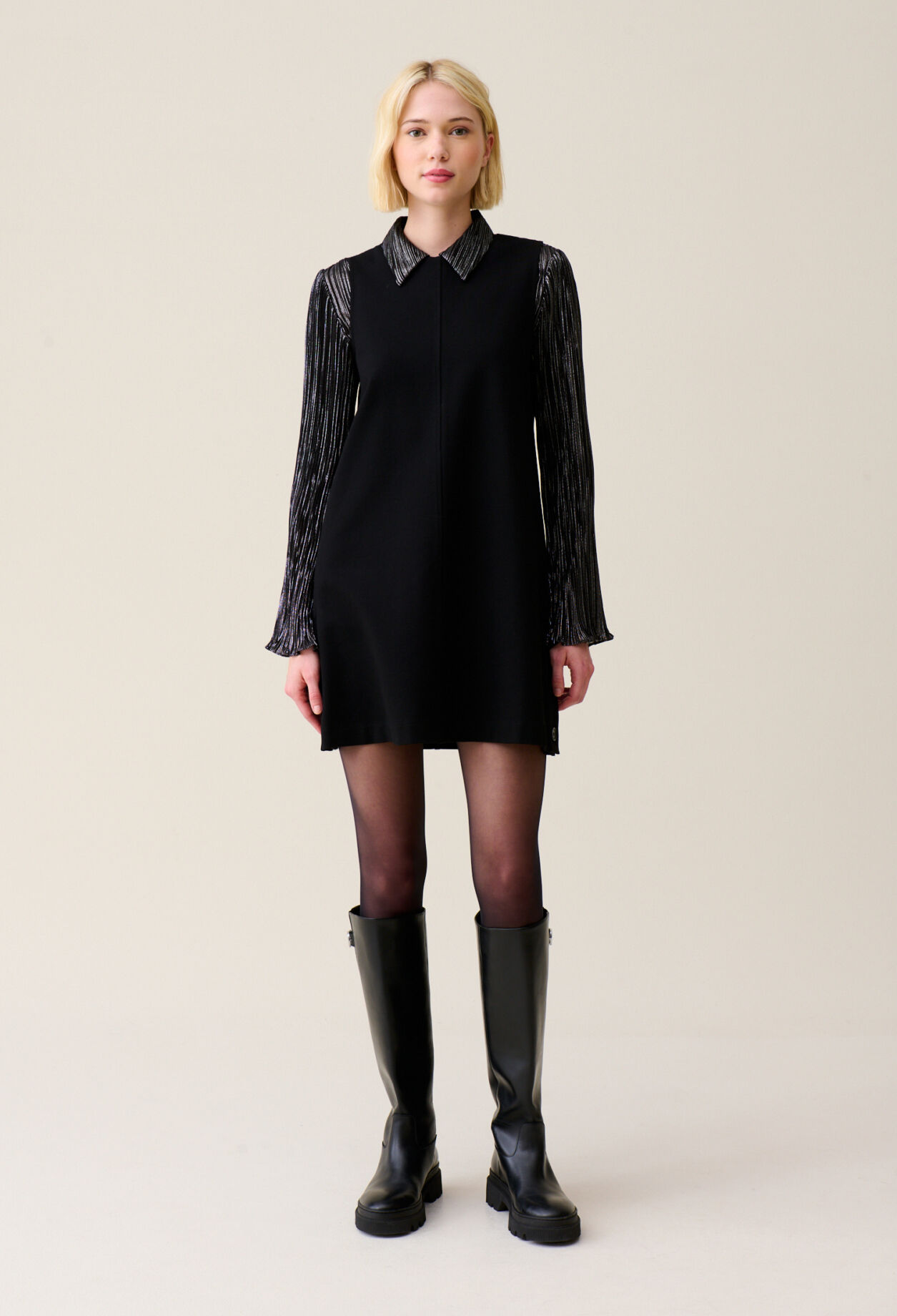 Vestido corto sin mangas