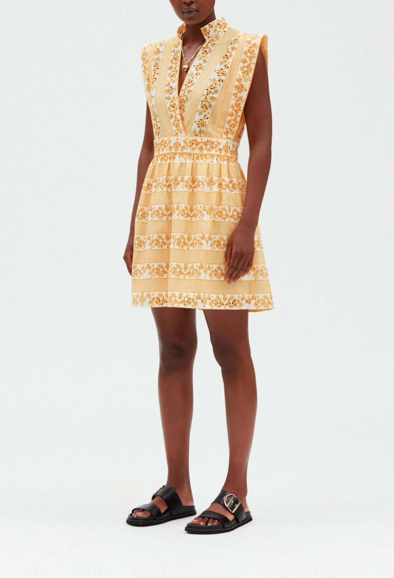 Vestido corto de algodón bordado