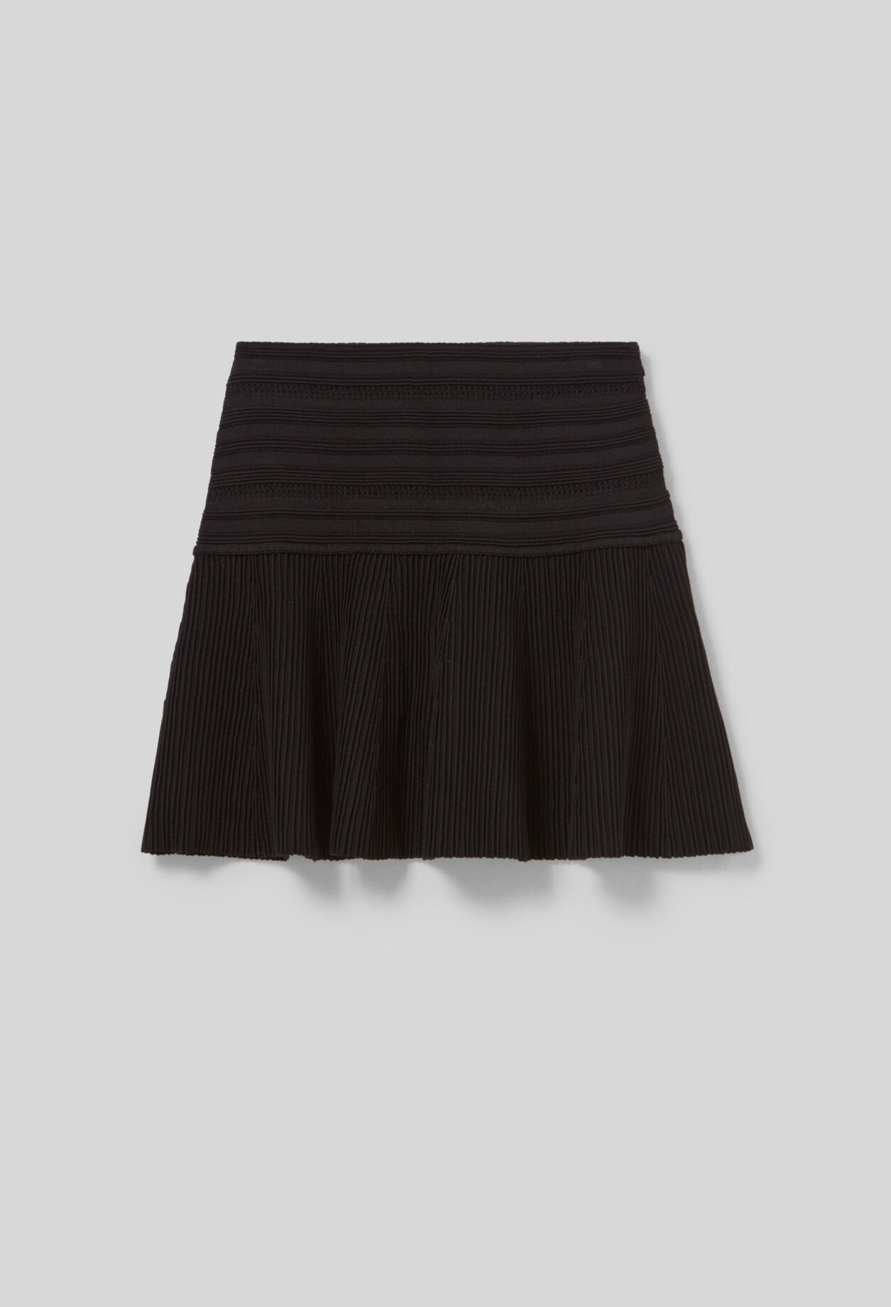 Falda corta de punto fino