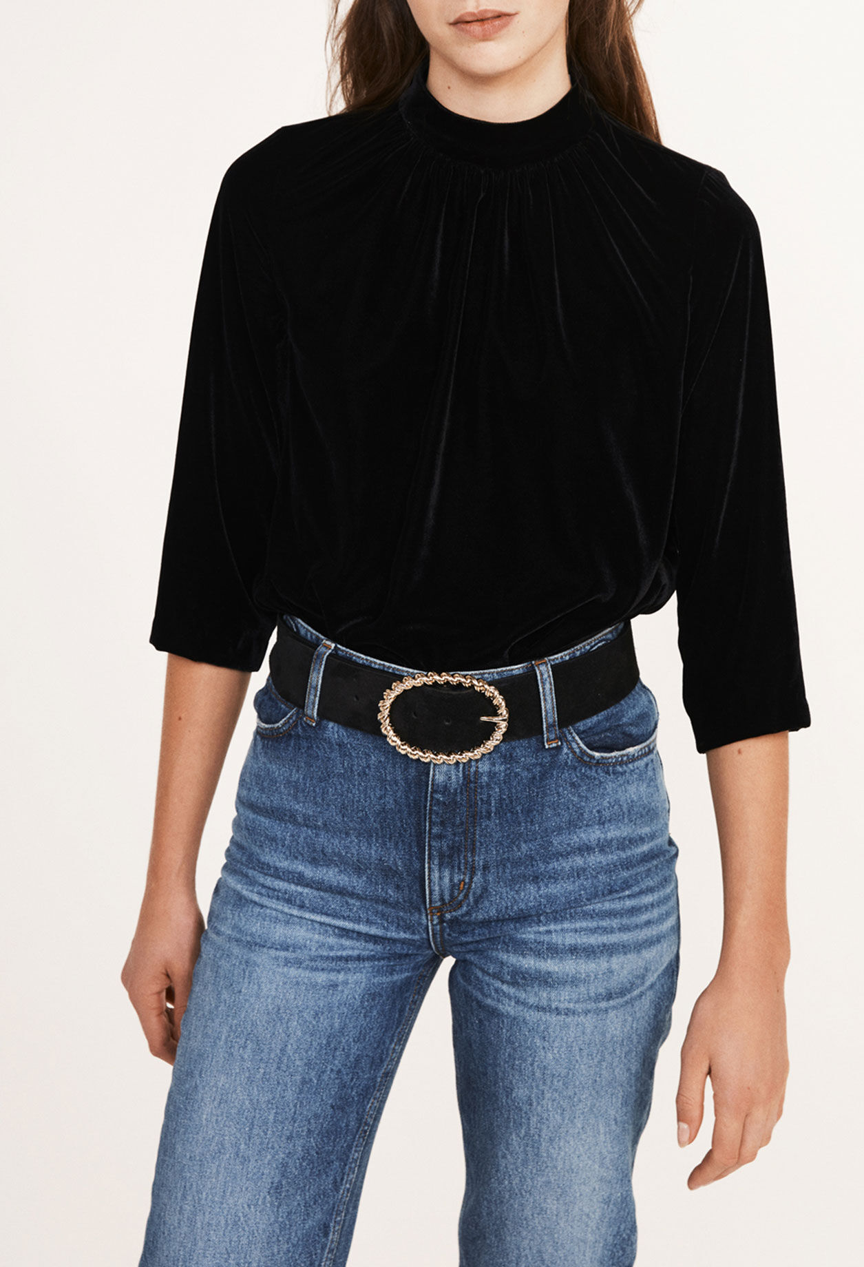 Blusa de terciopelo negro