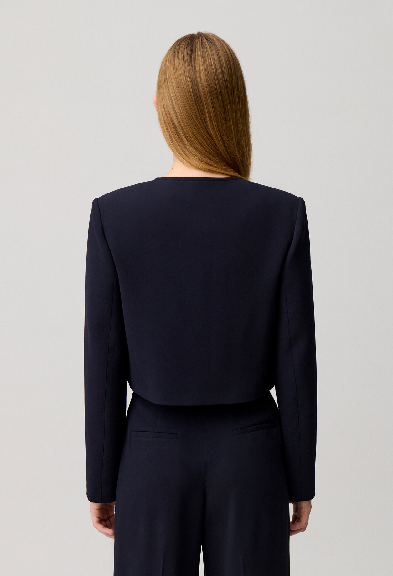 Chaqueta con cuello redondo
